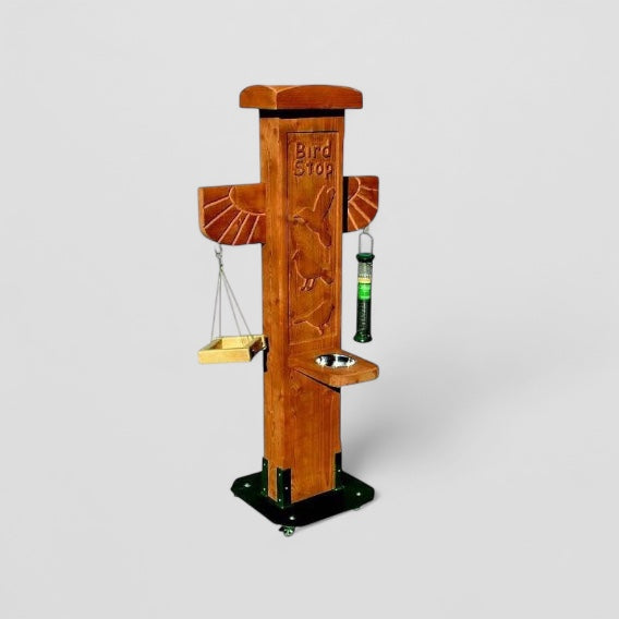 Bird feeding station