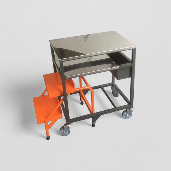 Compact step trolley