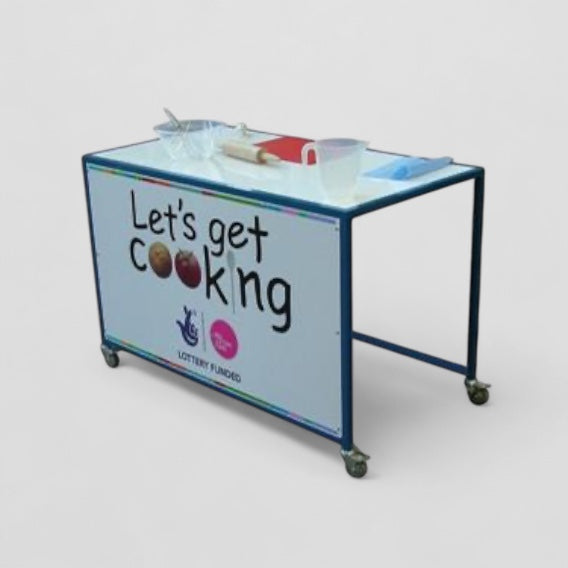 Standard cooking worktop station trolley with panel front