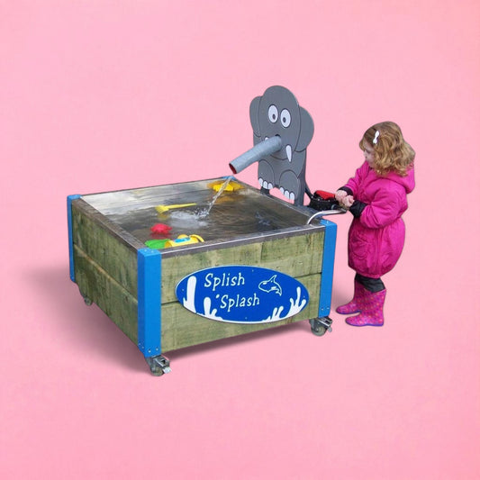 Small elephant water play unit