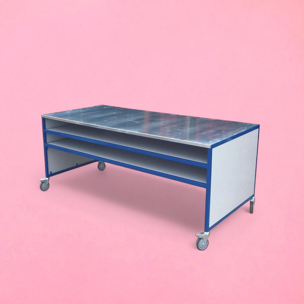 Heavy duty work bench