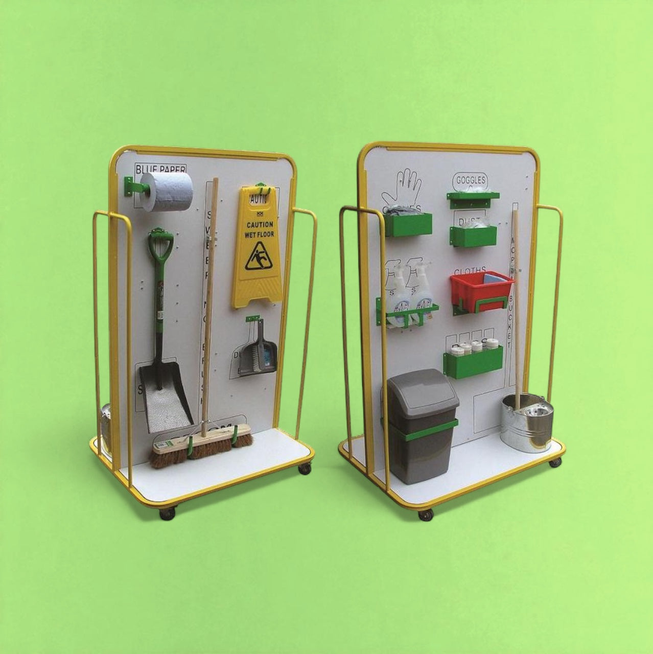 Double sided cleaning station