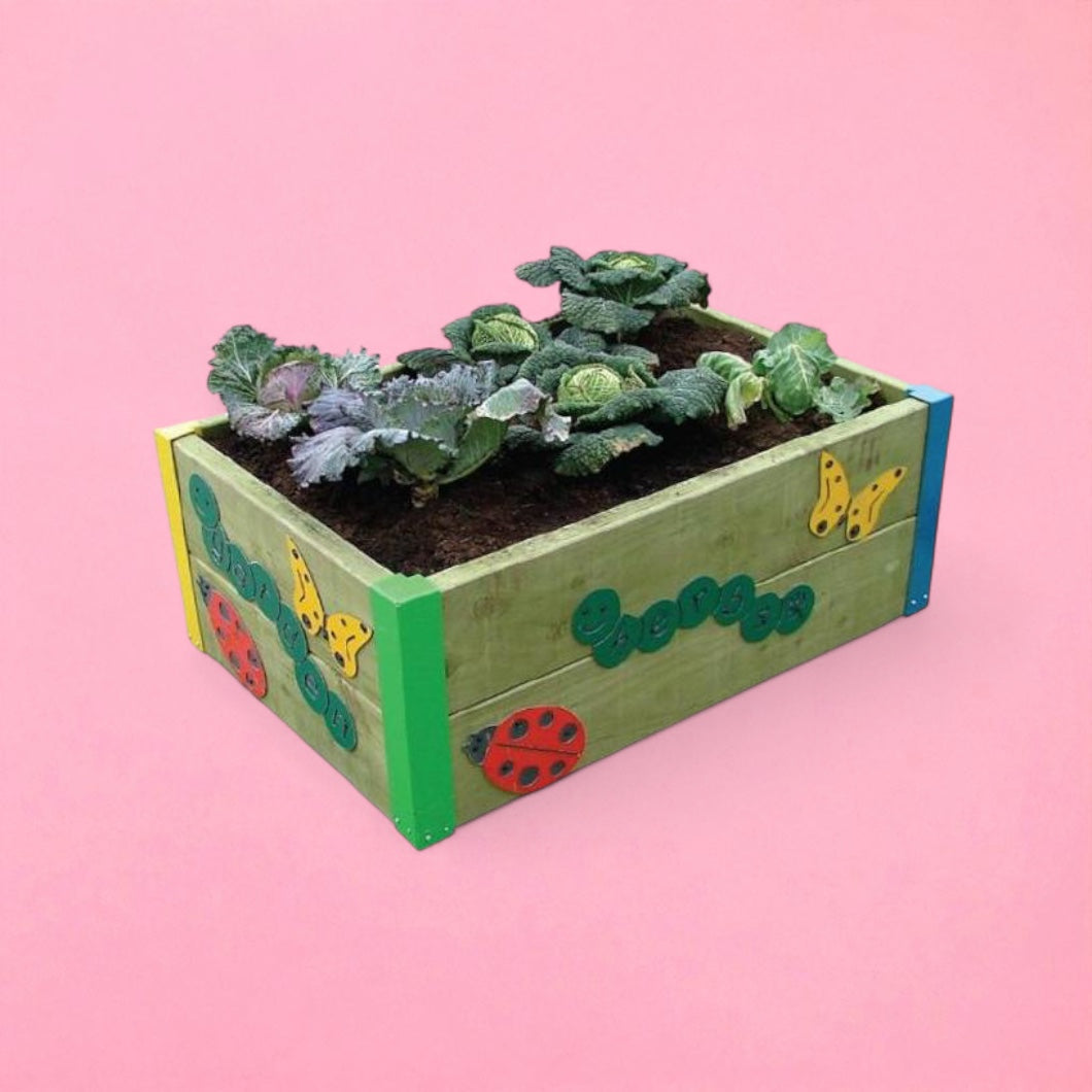 Solid base garden planter