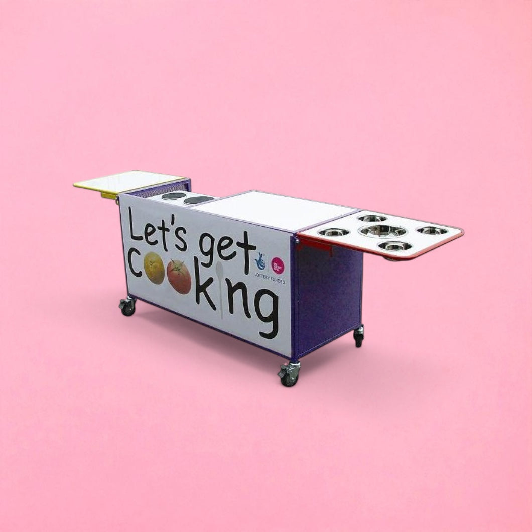 Complete cooking station trolley