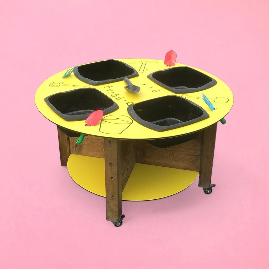 Messy multi play dig pit