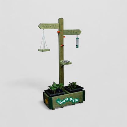 Bird feeding station with camera